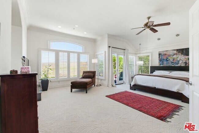 Building Photo - 6003 County Oak Rd