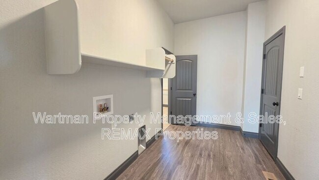 Building Photo - 10250 Hewlett's Gulch Ct