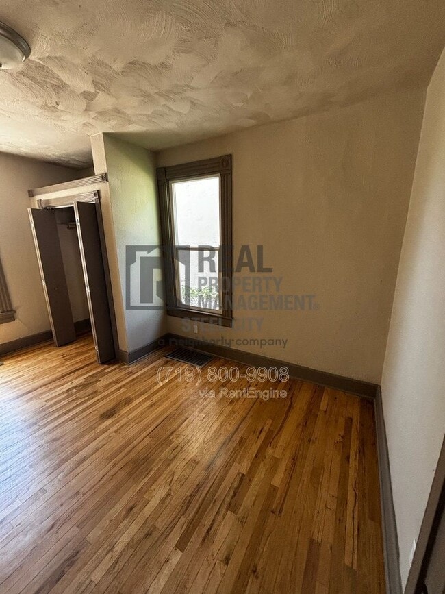 Building Photo - 410 W 13th St
