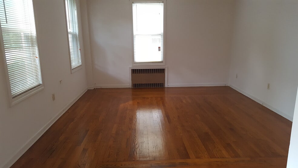 living room - 1781 State St