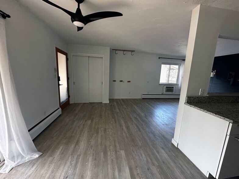 Building Photo - 1895 Alpine Ave.