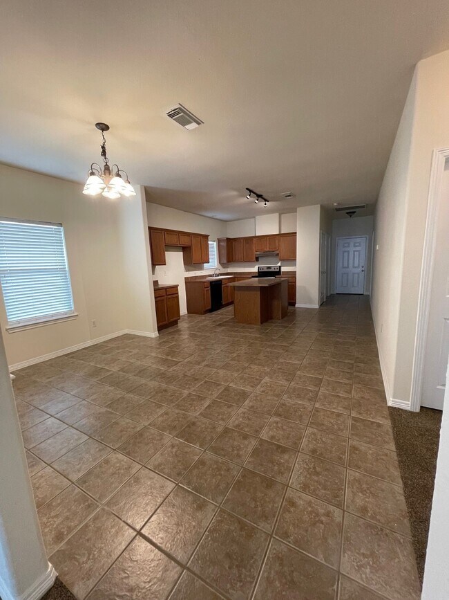 Building Photo - 10235 Berry Hill Ln