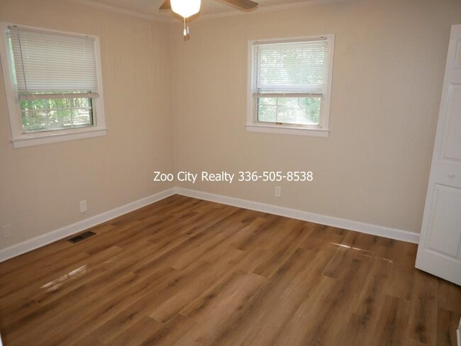 Building Photo - 1342 Old Cedar Falls Rd
