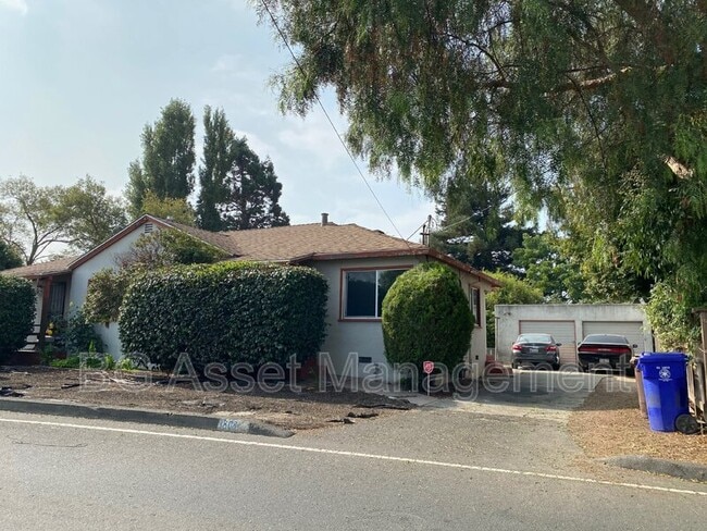 Building Photo - 1812 Rd 20