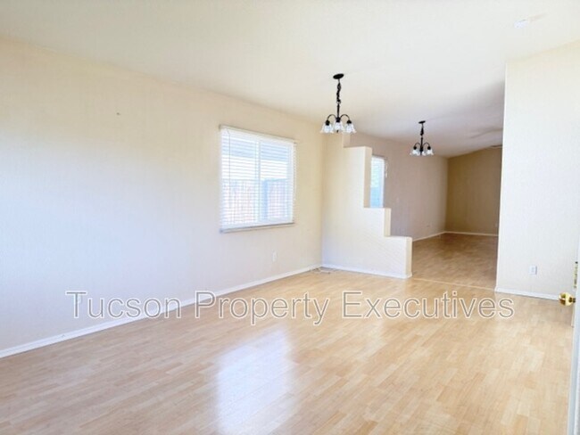 Building Photo - 13256 N Hammerstone Ln