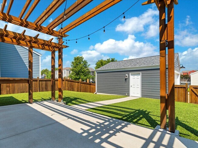 Building Photo - 3334 Simeon Bunker St