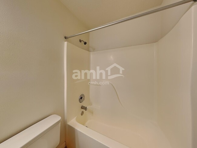 Building Photo - 10766 N Cypress