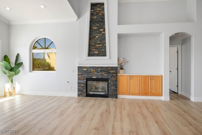 Building Photo - 11157 Sandy Grove Ave
