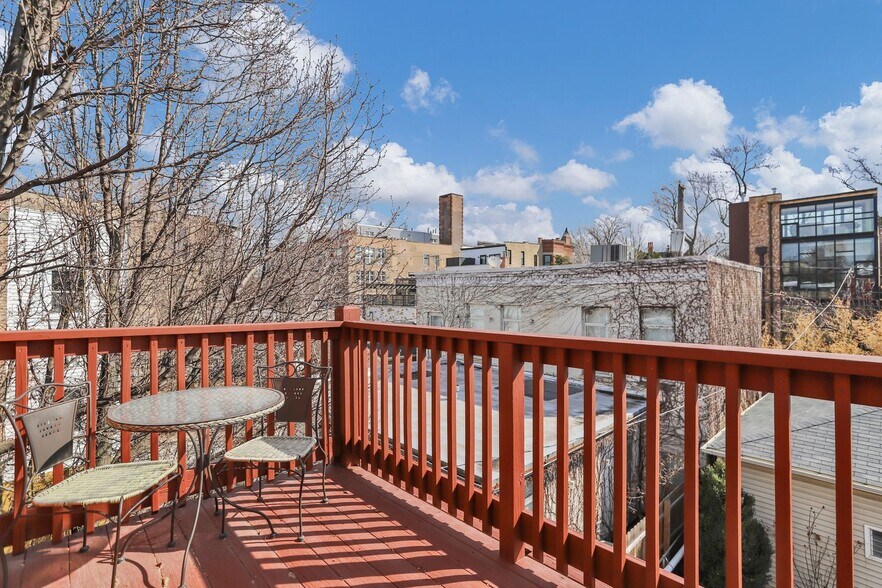 Building Photo - 1645 N Bell Ave