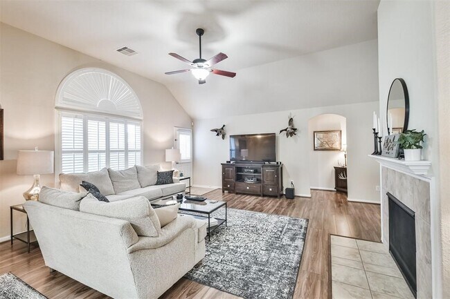 Building Photo - 11514 Dahlia Dale Dr