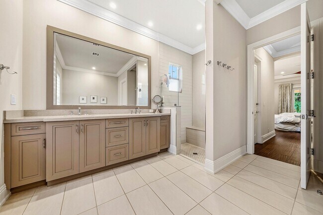 Building Photo - 120 Grove Way