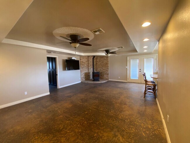 Building Photo - BEAUTIFUL 4BD/3BA HOME ON 2.53 ACRES!!!