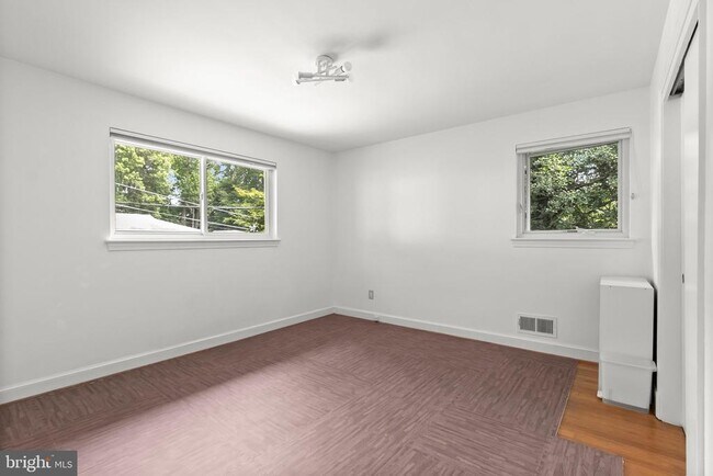 Building Photo - 5900 Osceola Rd