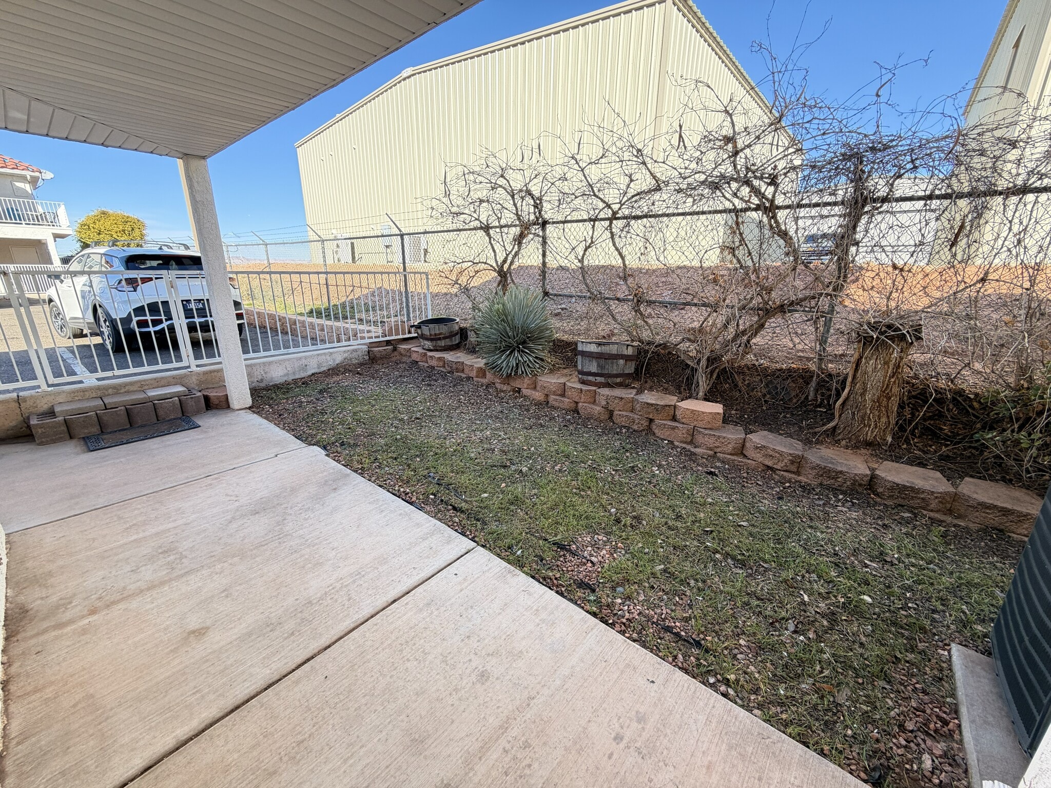 Building Photo - 1200 Glen Canyon Dr