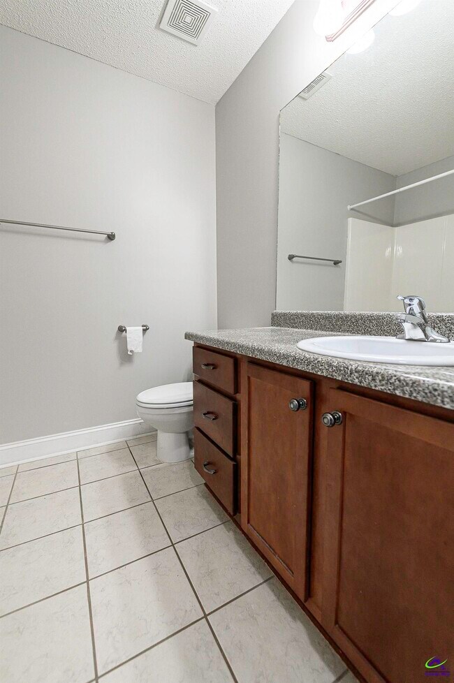 Building Photo - 307 Nile Ln