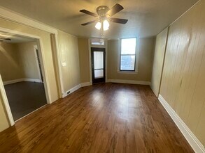 Building Photo - 1-Bedroom Newport, KY