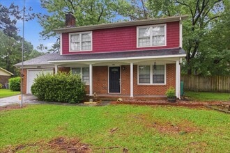 Building Photo - 208 Greenbriar Dr