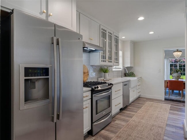 Building Photo - 212 Edgemere Ct