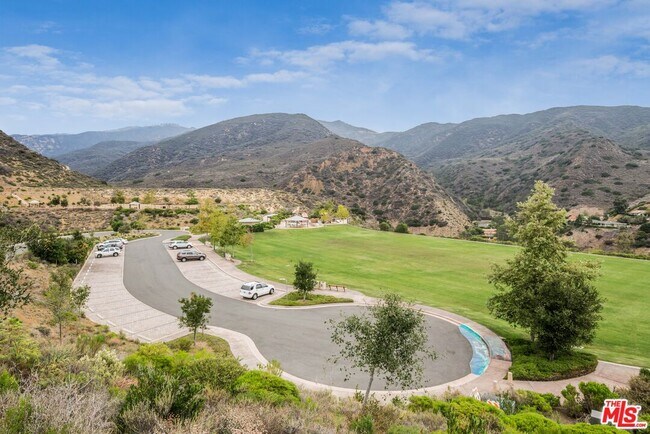 Building Photo - 6225 Frondosa Dr