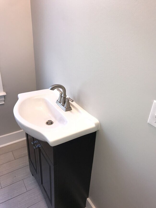 Building Photo - 3 BR, 1 Bath Townhouse - Lawrenceville - TOTALLY UPDATED!
