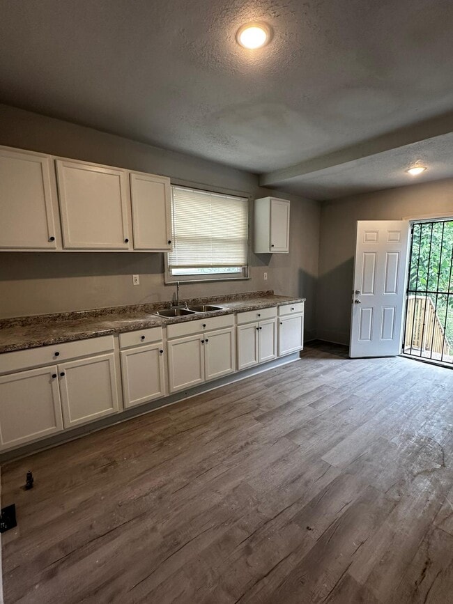 Building Photo - 5409 Fischer St