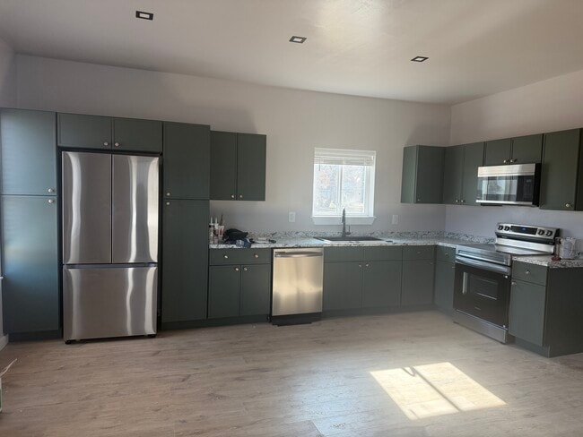 Building Photo - 159 Finn Ln