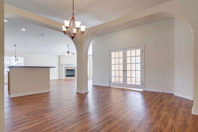 Building Photo - 5851 Chi Chi Cir