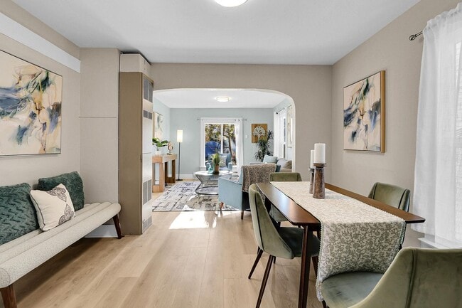 Building Photo - 2Bd/1Ba Seattle House