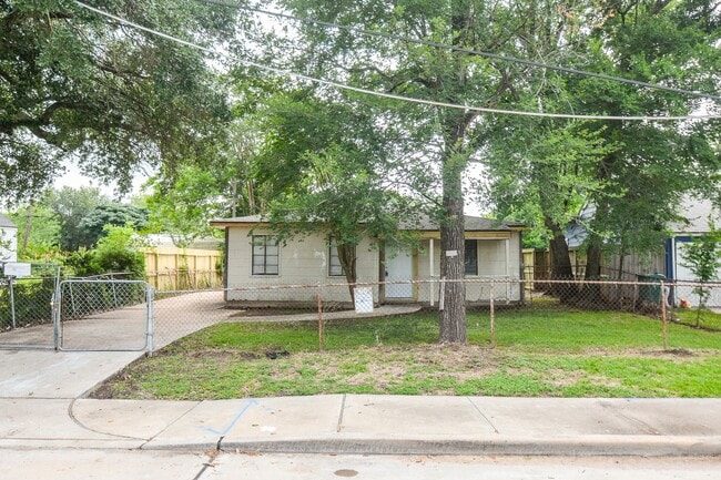 Building Photo - 713 Wafer St