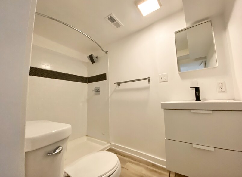 Bath - 1715 Locust St