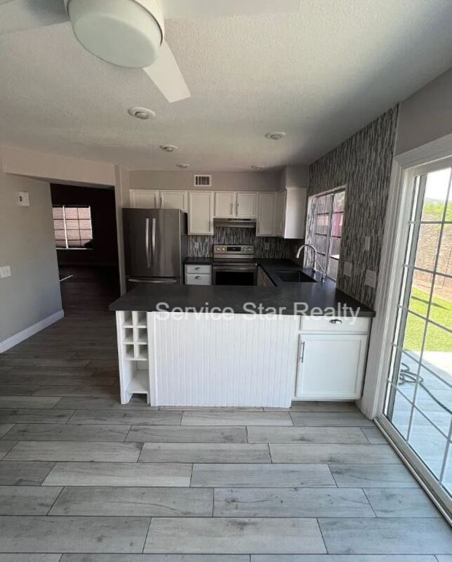 Building Photo - 3924 E Orchid Ln