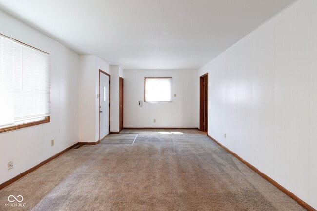 Building Photo - 1102 N Somerset Ave