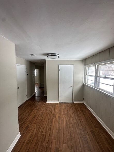 Building Photo - 1066 Alton Station Rd