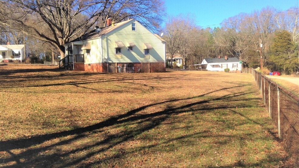Building Photo - 125 Irene Cir