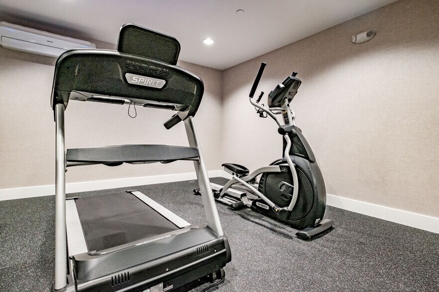 Building Photo - 25 High St