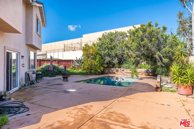 Building Photo - 13723 Rancho Ln