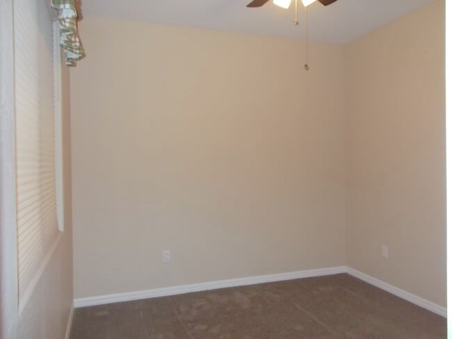 Building Photo - 790 Country Grove Ln