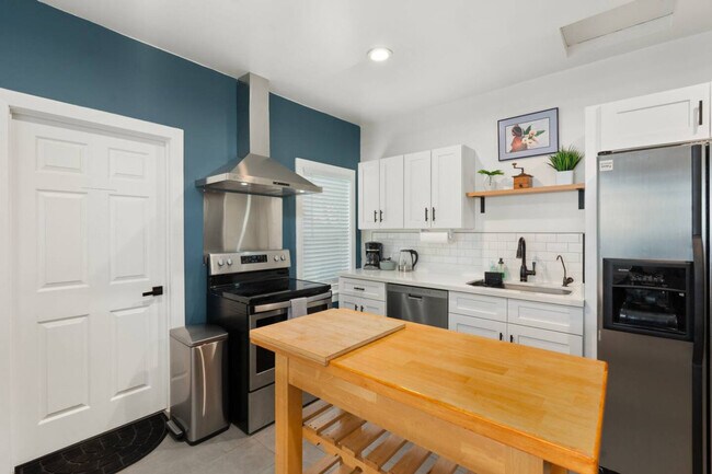 Building Photo - 1407 E McKinley St