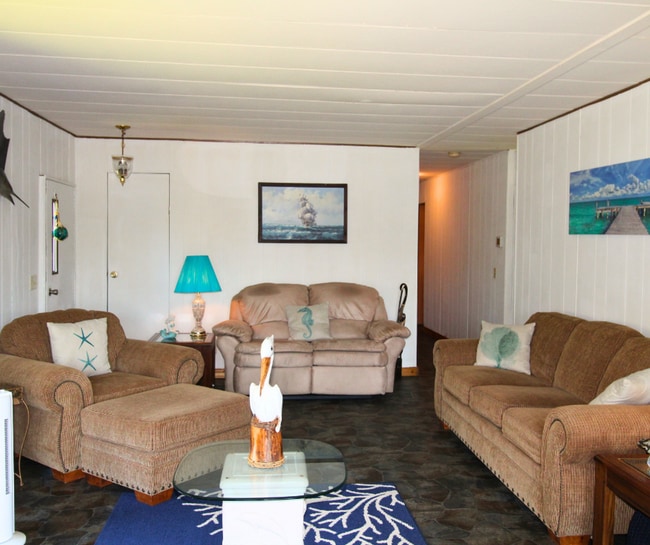 Building Photo - Waterfront Short-Term Rental – Fully Furnished | 3 Bed, 2 Bath | $1800/month