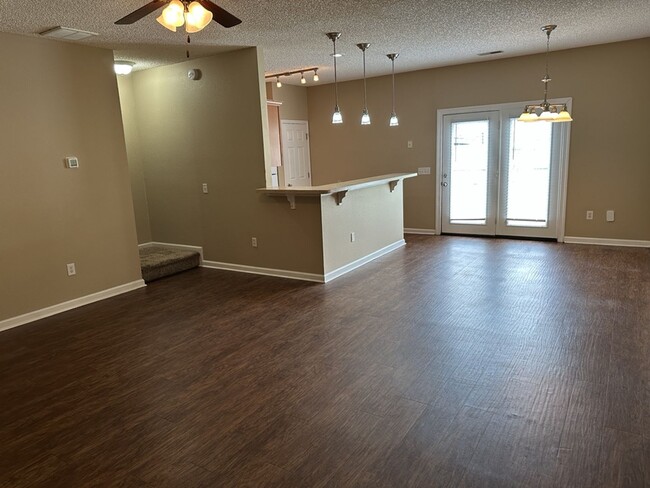 Building Photo - 495 Canyon Oak Loop