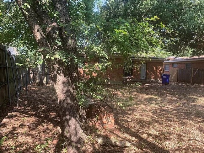 Building Photo - Great Rental in Farmers Branch, TX 75234