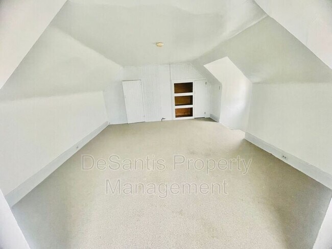 Building Photo - 2984 W Liberty Ave