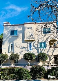 Building Photo - 3 bed updated OB townhome, near beach