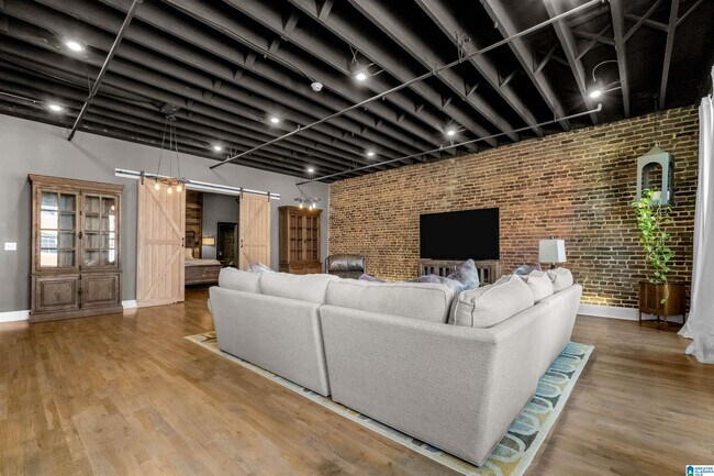 Building Photo - 2311 Morris Ave