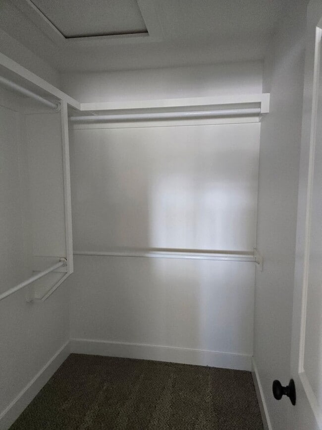Building Photo - Beautifully Remodeled 3 bedroom Rental in ...