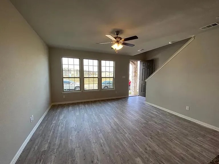 Building Photo - 3209 Solana Cir