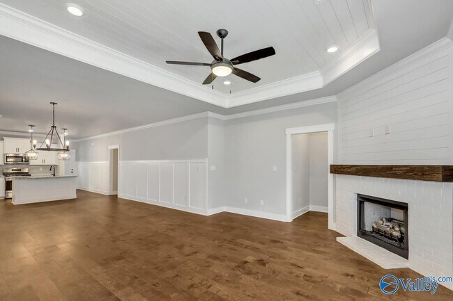 Building Photo - 119 Farmall Ln