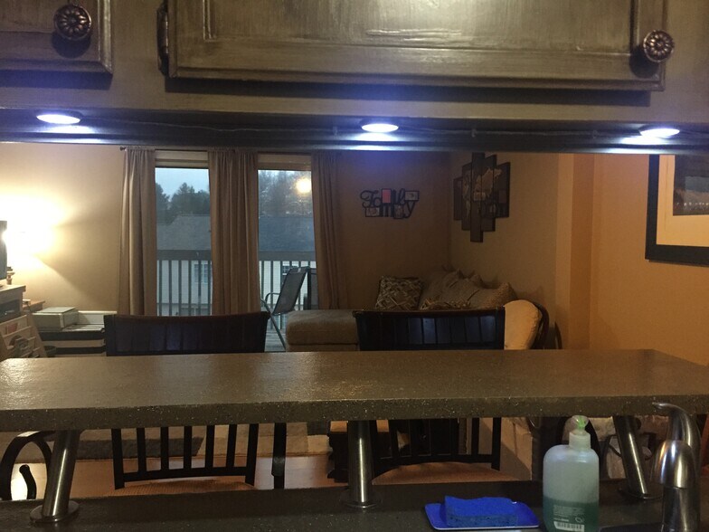 Building Photo - 6206 Patrick Henry Dr