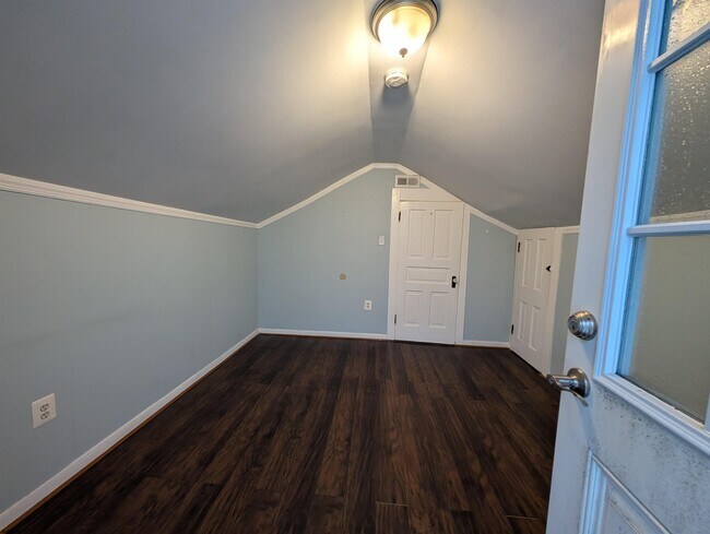 Building Photo - 6506 Ventnor Ave