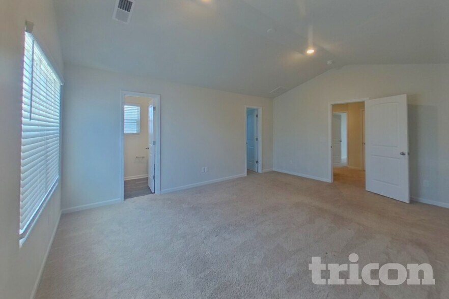 Building Photo - 4012 Reinfield Dr